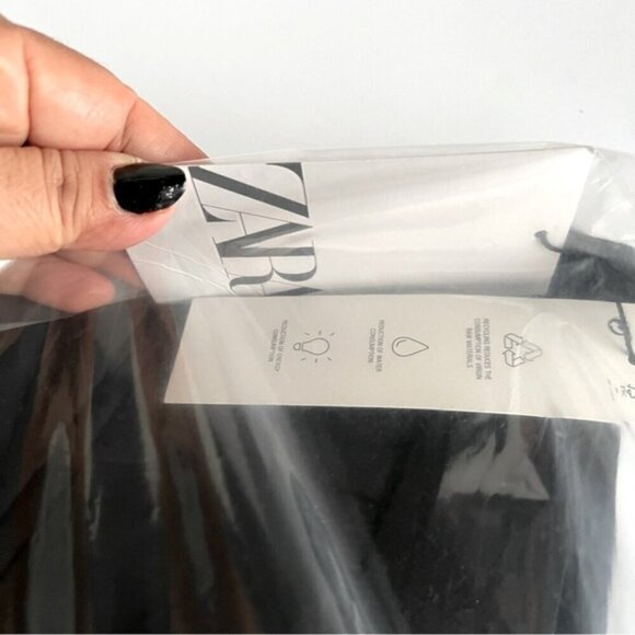 Zara, Women's Flared Pants with Slits - Black. Size: XS (US). NWT. (449) - Picture 5 of 7